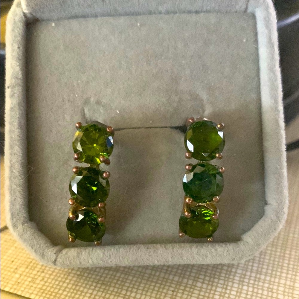 Beautiful olive Green quartz vintage Gemstone Statement earrings - Picture 5 of 9